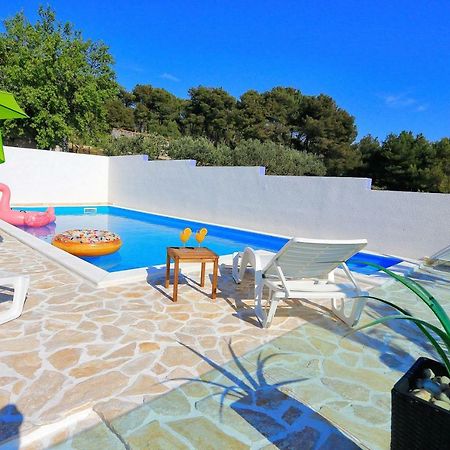 Apartment And Pool Nika Бибинє Екстер'єр фото