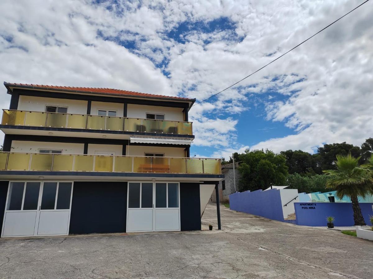 Apartment And Pool Nika Бибинє Екстер'єр фото