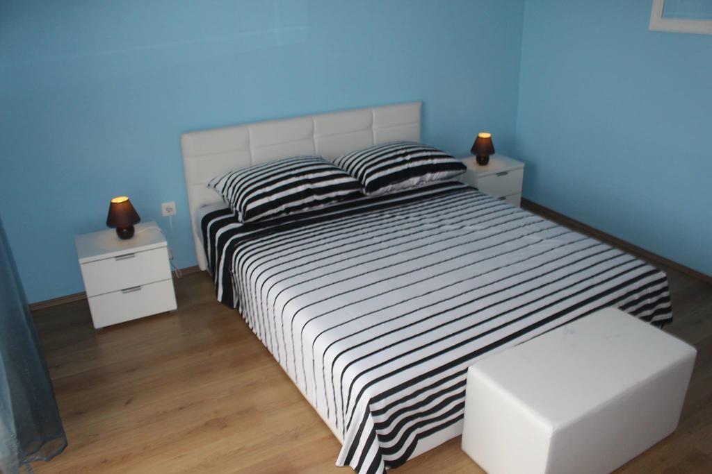 Apartment And Pool Nika Бибинє Екстер'єр фото