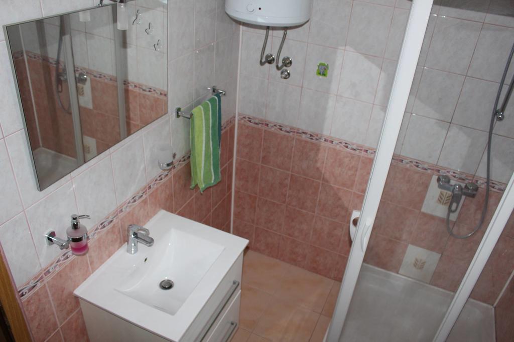 Apartment And Pool Nika Бибинє Екстер'єр фото