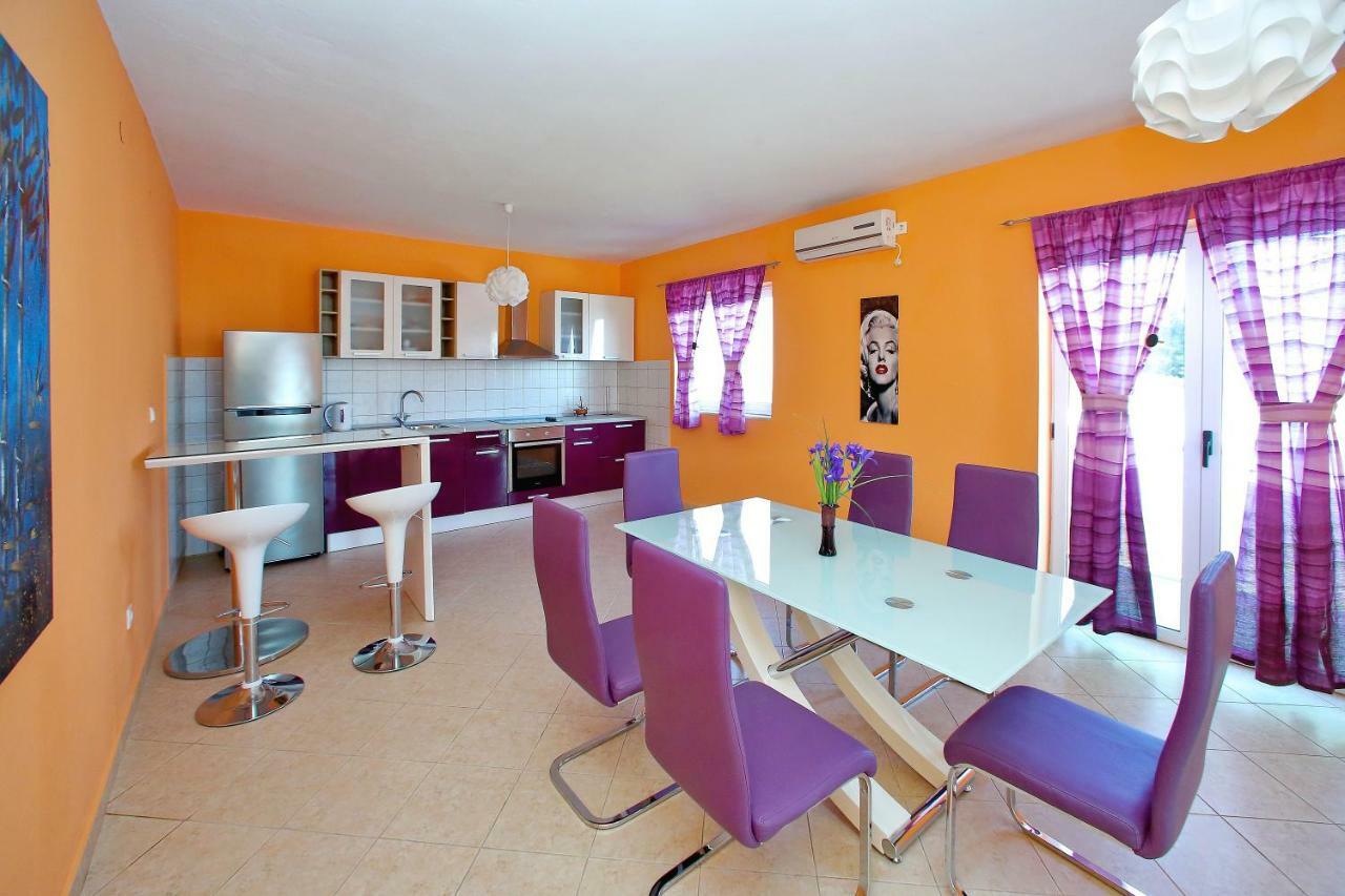 Apartment And Pool Nika Бибинє Екстер'єр фото