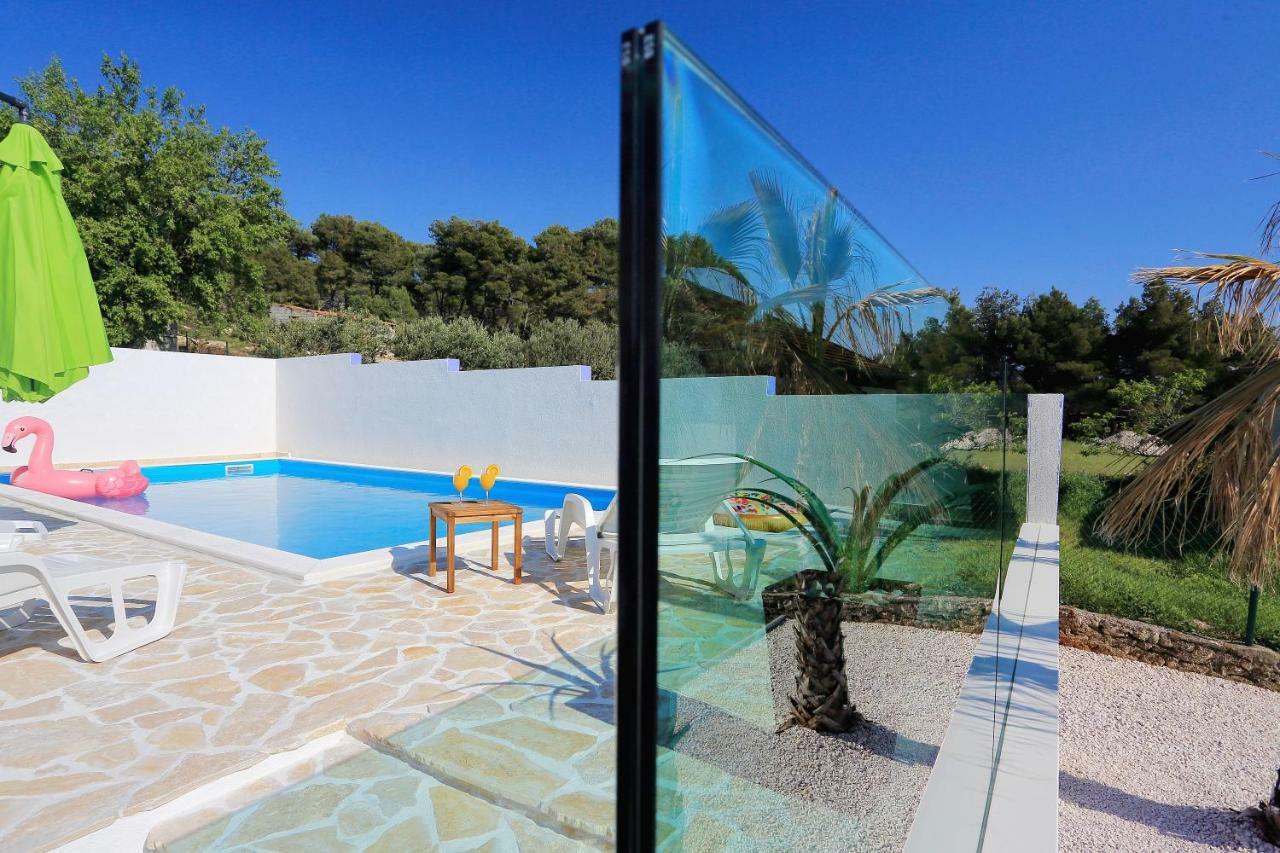 Apartment And Pool Nika Бибинє Екстер'єр фото