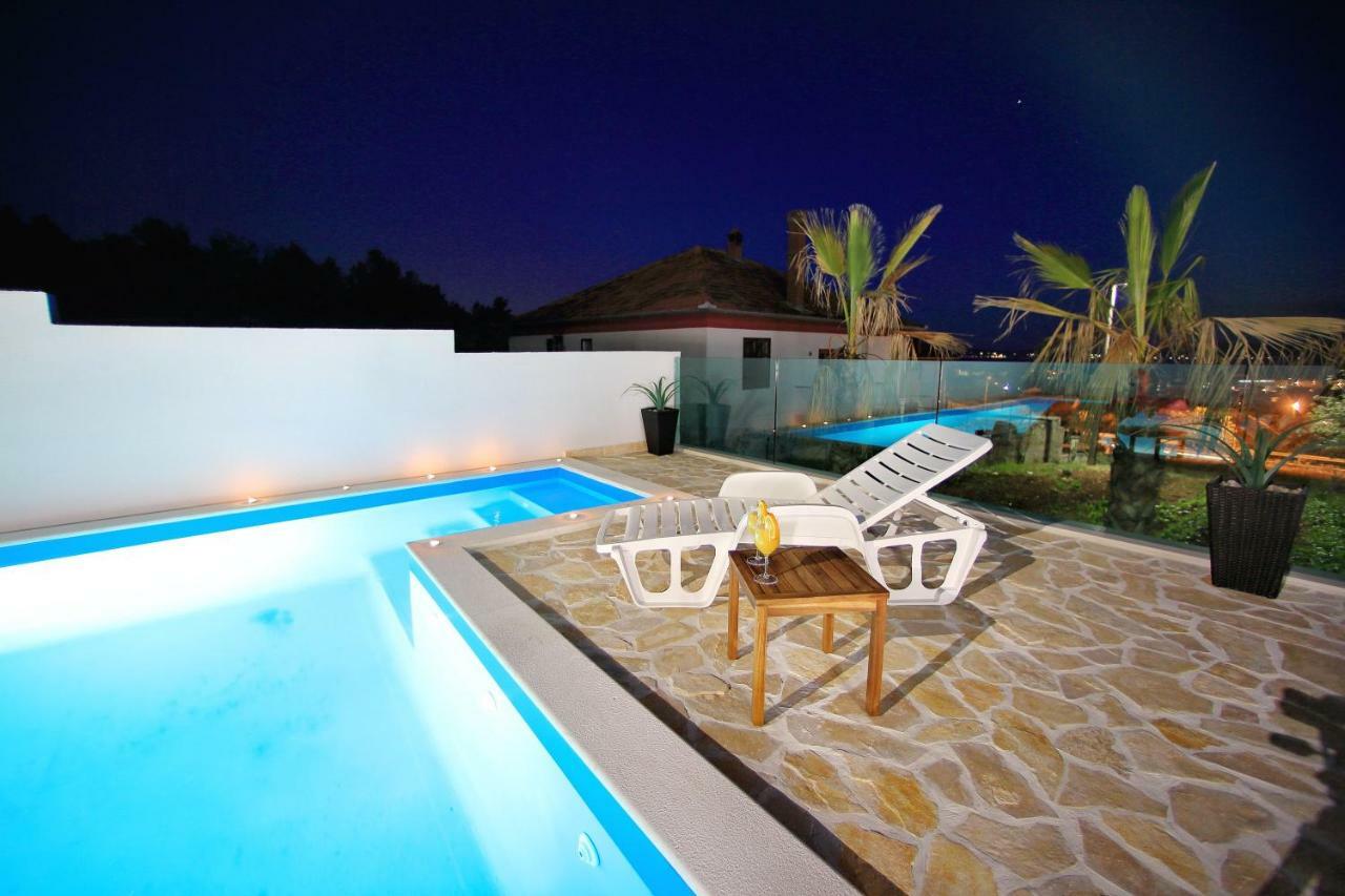 Apartment And Pool Nika Бибинє Екстер'єр фото