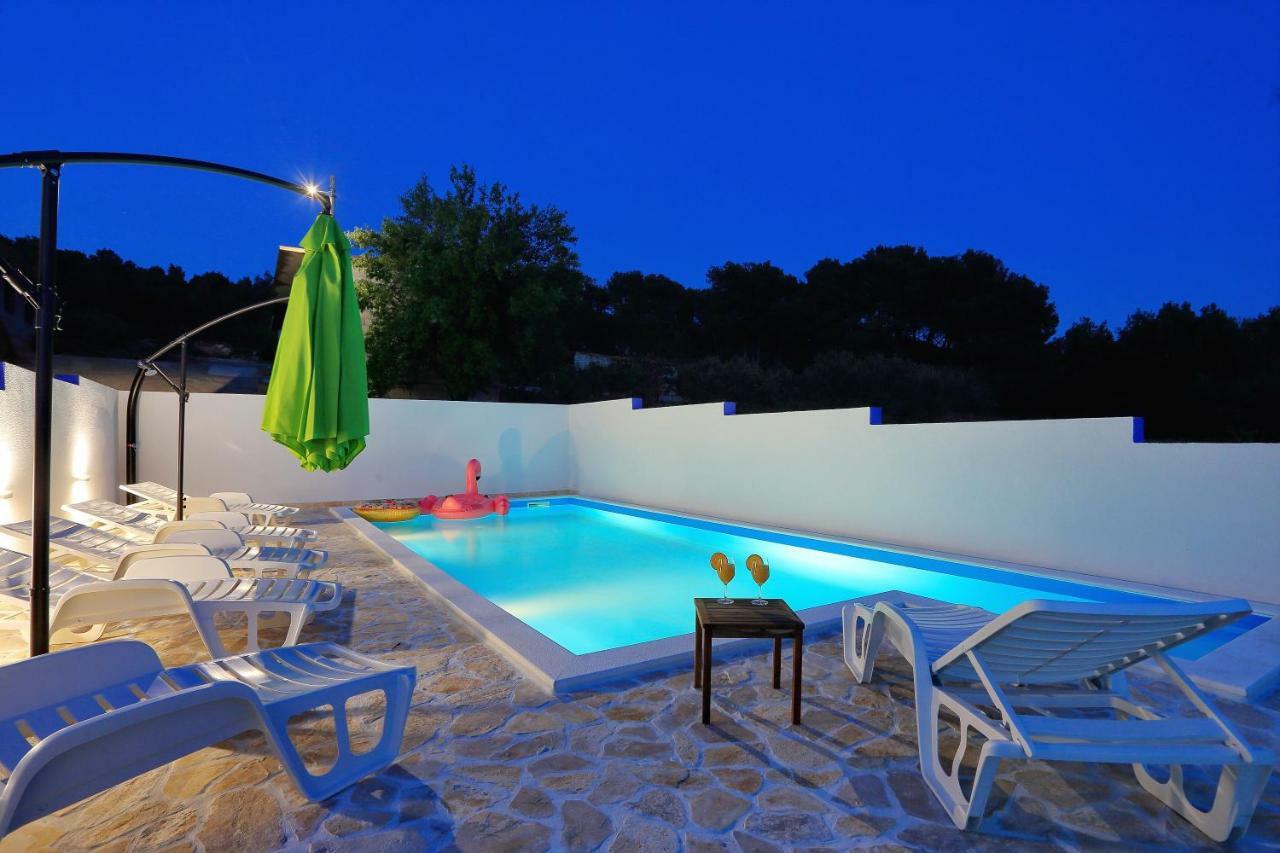 Apartment And Pool Nika Бибинє Екстер'єр фото