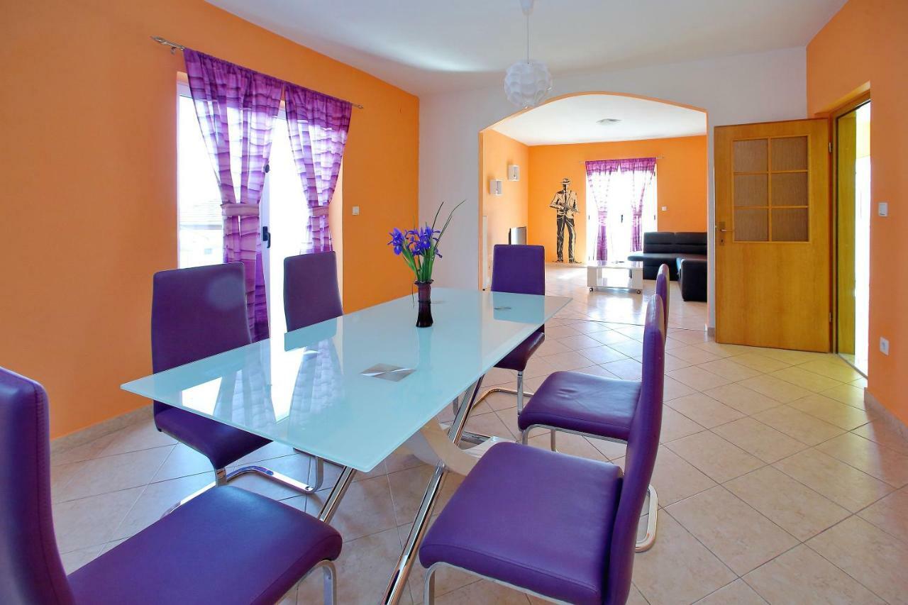 Apartment And Pool Nika Бибинє Екстер'єр фото